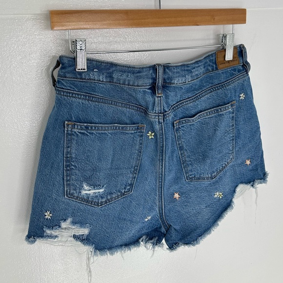American Eagle Embroidered Floral Denim Shorts Size 6 Frayed Cutoffs Boho 27x2 - Picture 8 of 13